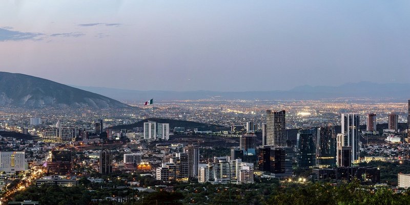 Descubre la capital de nuevo león alojándote en uno de los mejores hoteles en monterrey méxico Hôtel Krystal Urban Monterrey San Jeronimo