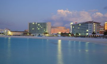 Façade Hôtel Krystal Cancún - 