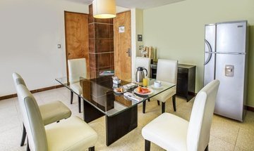 Salle à manger chambre Hôtel Krystal Urban Cancún - 