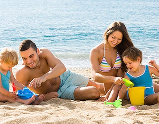 Soak up some sun on Acapulco´s Beach! ☀️ Krystal Hotels & Resorts - 