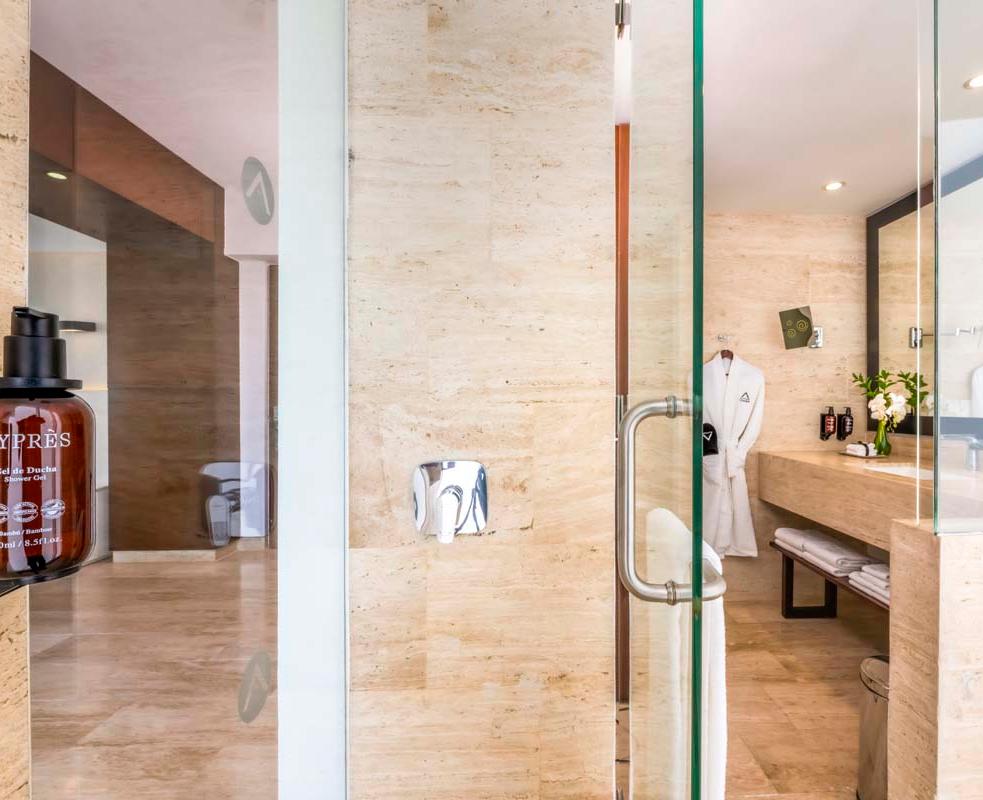 Krystal Grand® Cancún All Inclusive Krystal Grand® Cancún All Inclusive