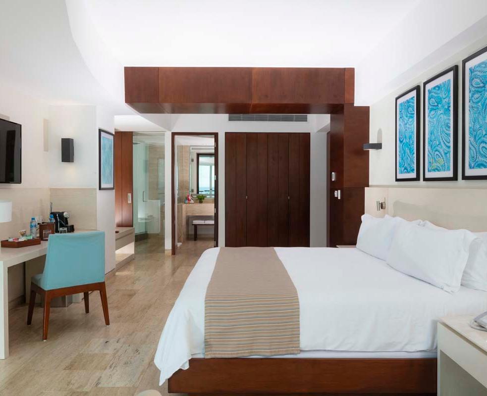 Krystal Grand® Cancún All Inclusive Krystal Grand® Cancún All Inclusive