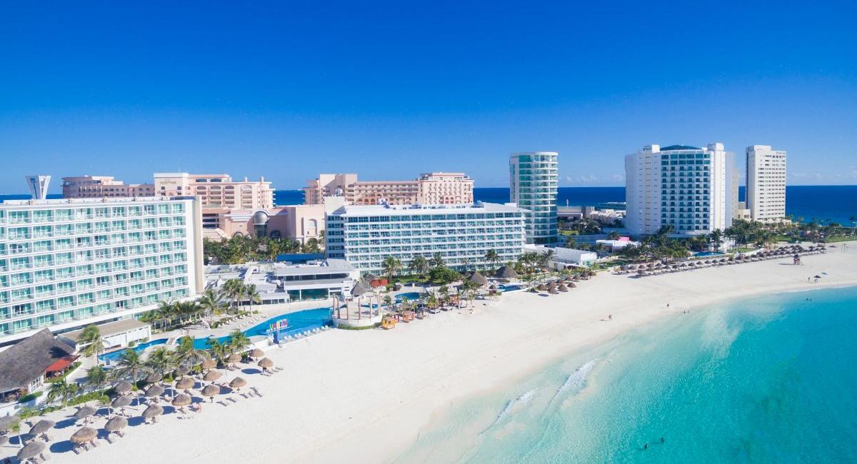 Krystal® Cancún Krystal® Cancún Krystal® Cancún Krystal® Cancún