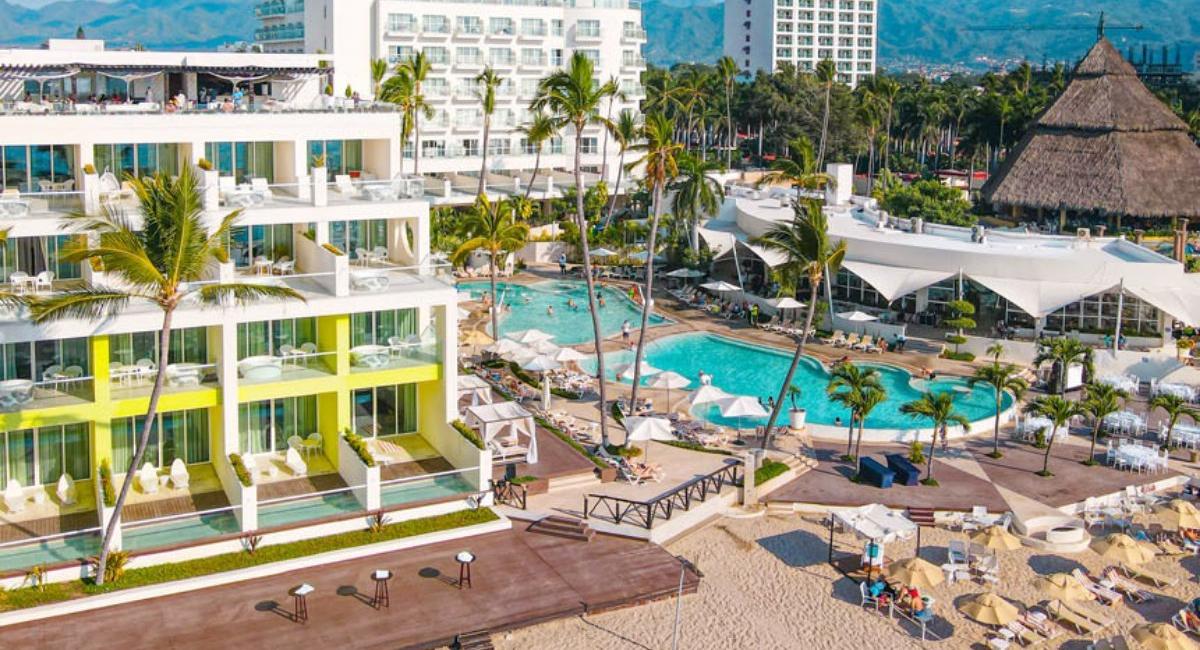 Krystal Grand® Puerto Vallarta Krystal Grand® Puerto Vallarta Krystal Grand® Puerto Vallarta Krystal Grand® Puerto Vallarta